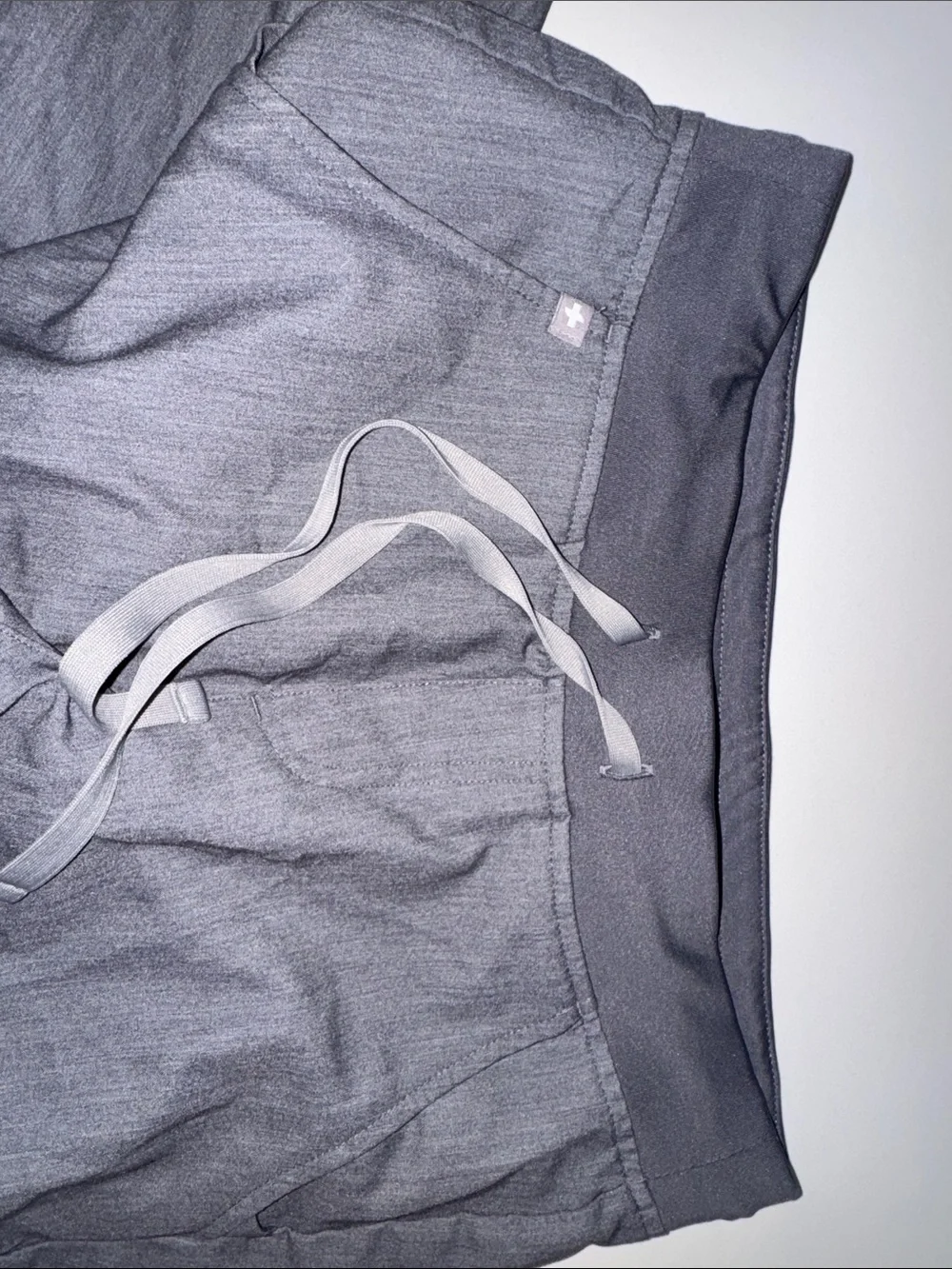 Figs Women’s Cropped Ankle Pants in Charcoal Gray NWOT size SMALL